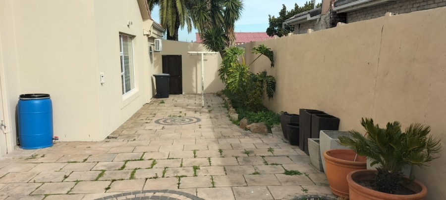 4 Bedroom Property for Sale in Athlone Western Cape